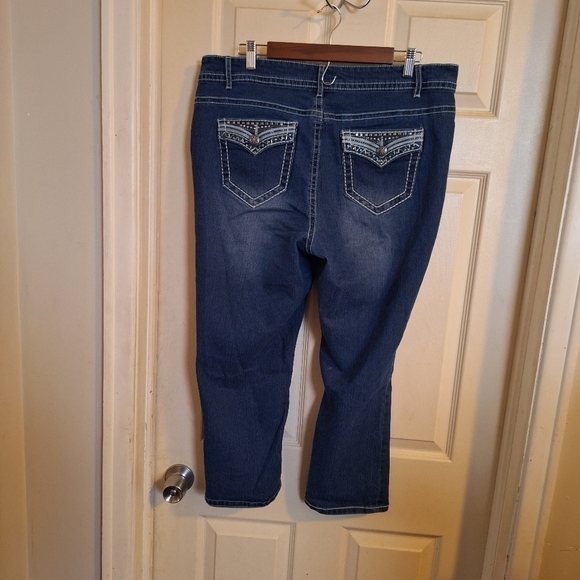 Faded glory 18W Embellished pockets jeans - Picture 3 of 4